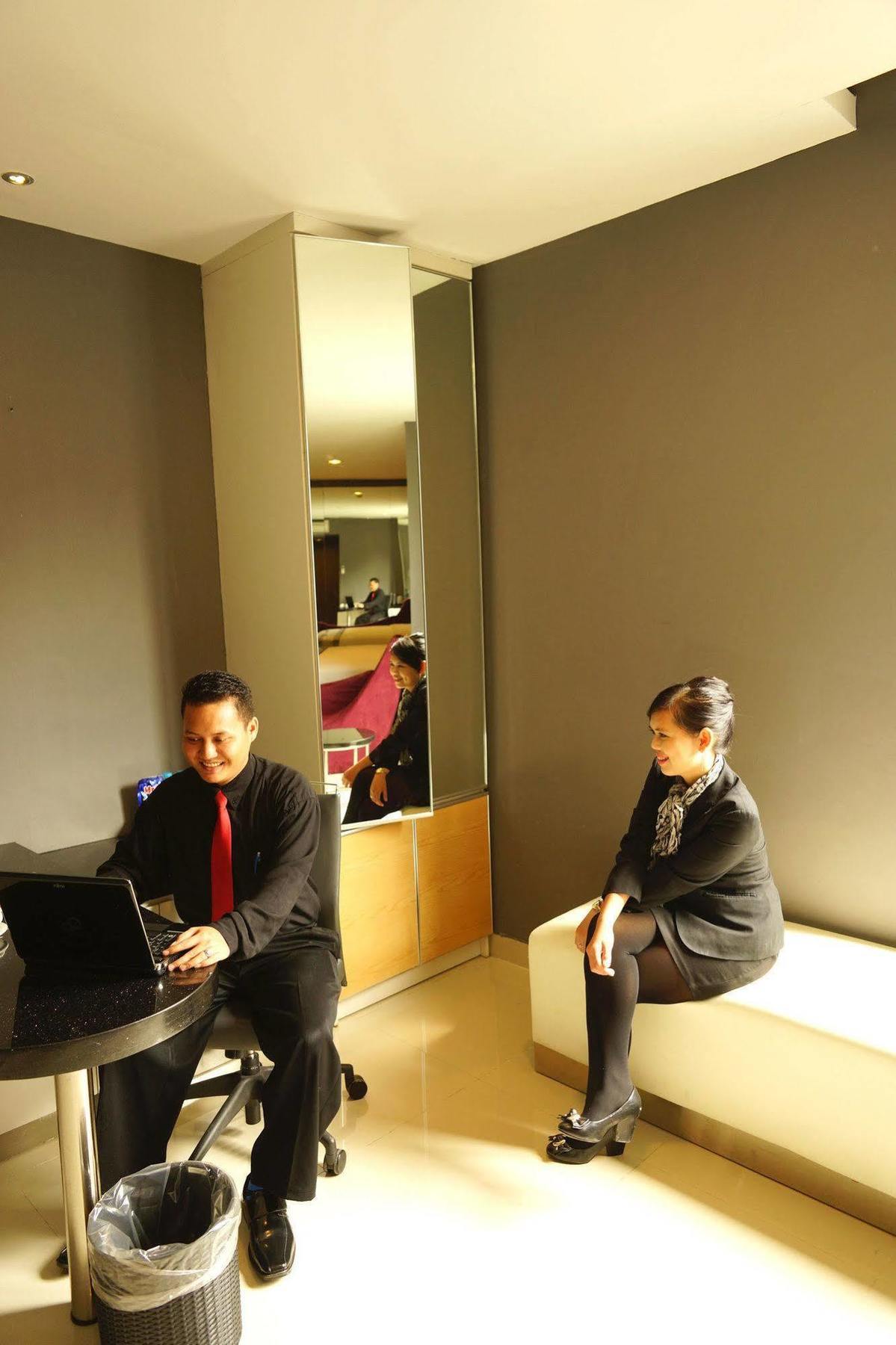 B Fashion Hotel Jakarta Eksteriør billede